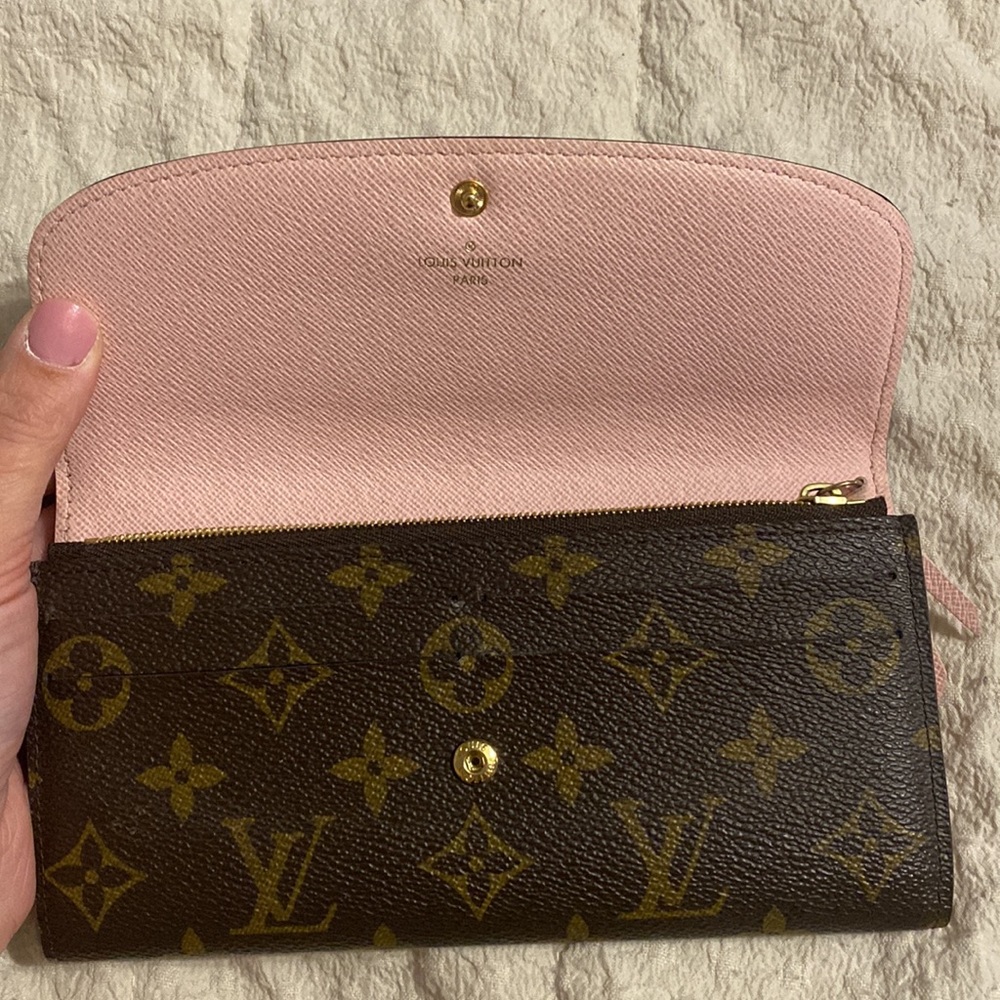 Authentic Louis Vuitton wallet - Picture 2 of 4